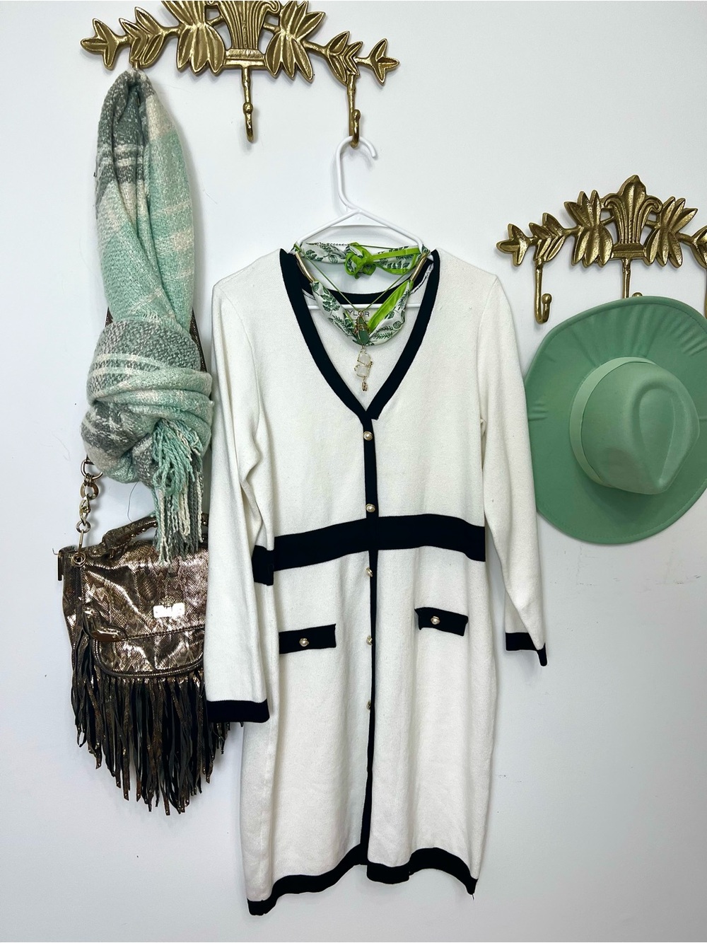 White sweater dress L ptp 22” l 37”